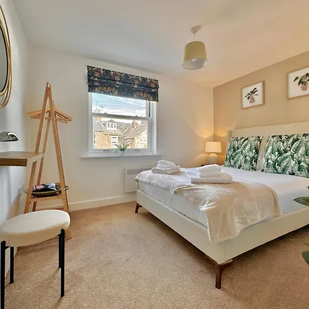No 4 Near The Racecourse * York